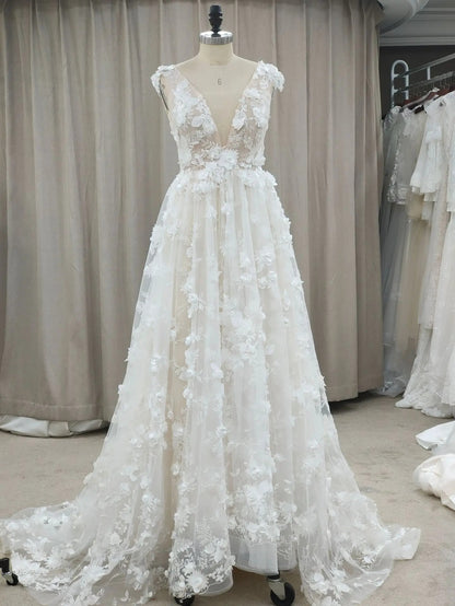 Women's White Lace Wedding Dress