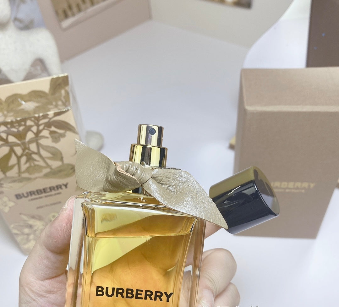 BURBERRY LONDON ENGLAND ASH FLOWER EAU DE PARFUM