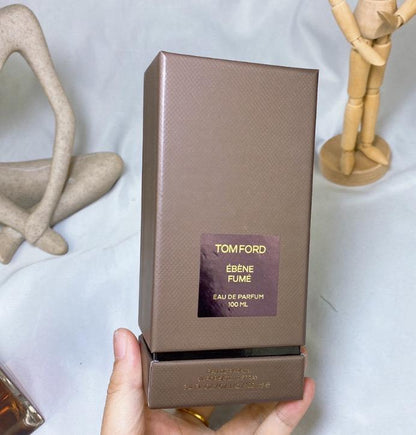 TOM FORD  Ébène Fumé